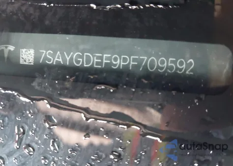 2023 Tesla Model Y Performance Dual Motor All-Wheel Drive z USA, uszkodzony, nr VIN 7SAYGDEF9PF709592